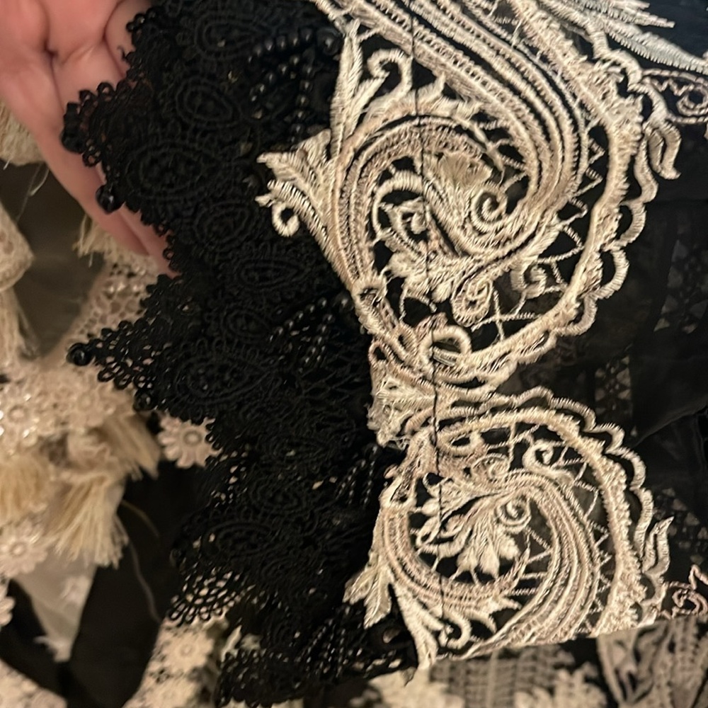 Pakistani Designer Sana Safinaz Black and beige Embroidered Outfit - Picture 6 of 15